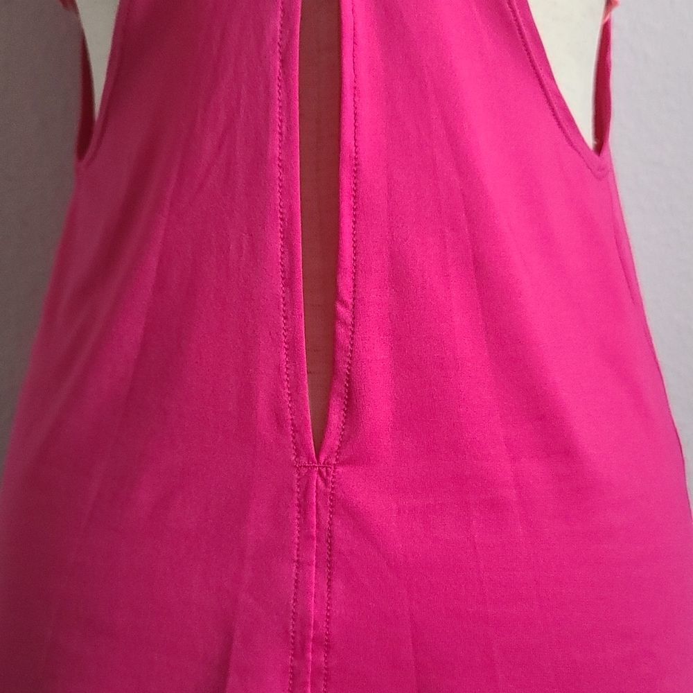 NIKE Workout top. - Picture 6 of 12